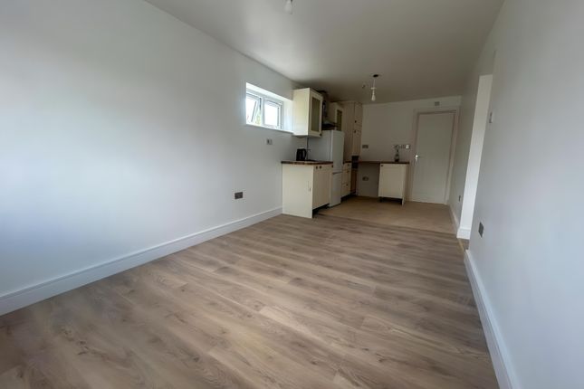 Thumbnail Flat to rent in Thrush Close, High Wycombe
