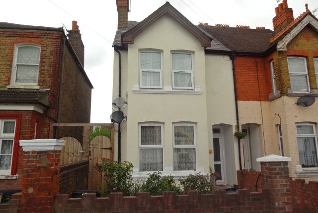 Flat for sale in St. Johns Road, Southall