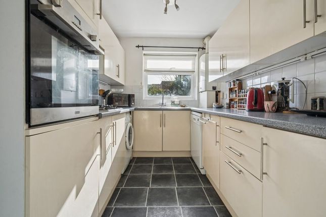 Grenville Court,17, Blacketts Wood Drive, Rickmansworth photo 2