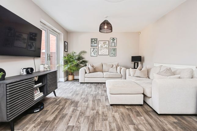 5, Broom Close, BIRMINGHAM photo 2