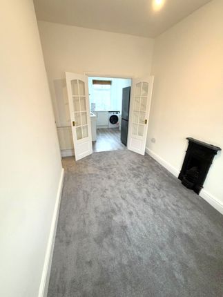 2-bed flat on Habershon Street, Cardiff, £1,200/mo