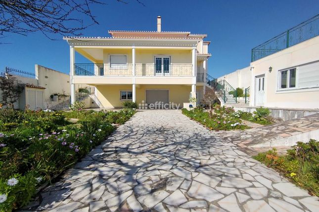 Villa for sale in Torres Vedras, Portugal