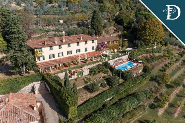 Thumbnail Villa for sale in Via Della Cappella, Lucca, Toscana