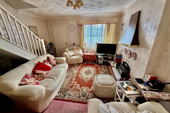 1, Yr Helfa, Chirk photo 2