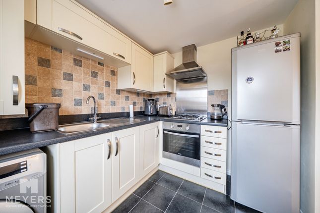 Flat Flat 4, 8 Squadron Place, Old Farm Way, Dorchester photo 3