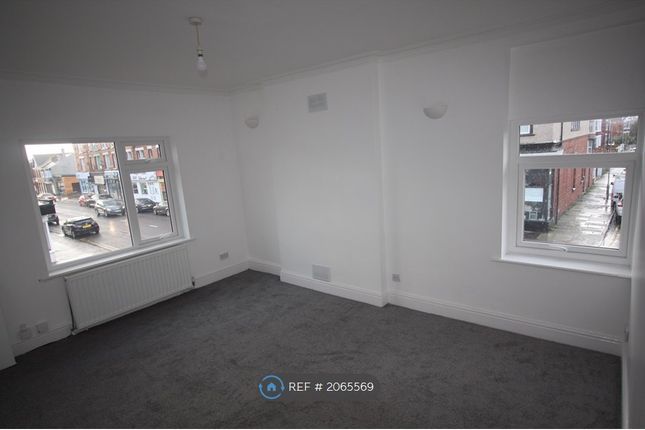 Thumbnail Flat to rent in Sandiways Road, Wirral