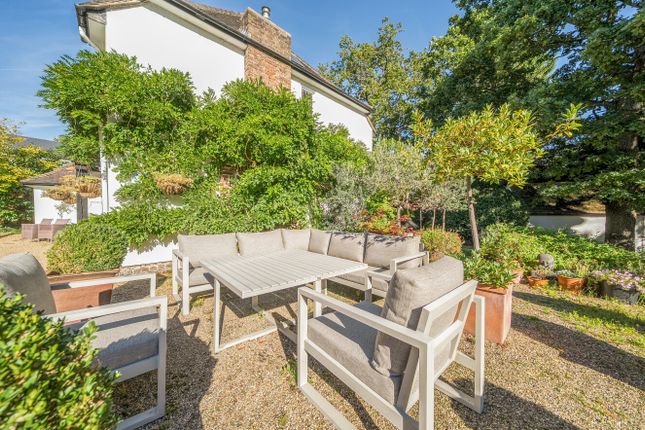 Robin Hill,, Oakwood Close, Chislehurst photo 4