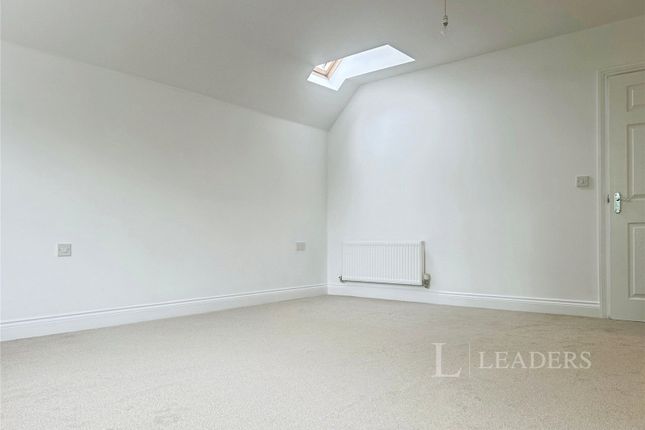 6 The Limes,, Chalford Grange, Hampshire photo 4