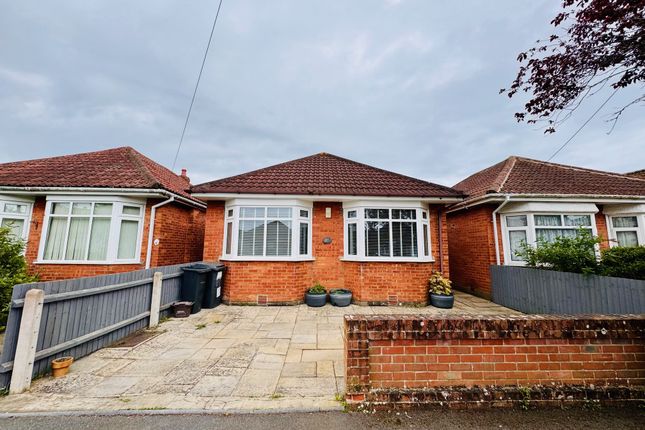 Bungalow to rent in Evershot Road, Bournemouth, Dorset
