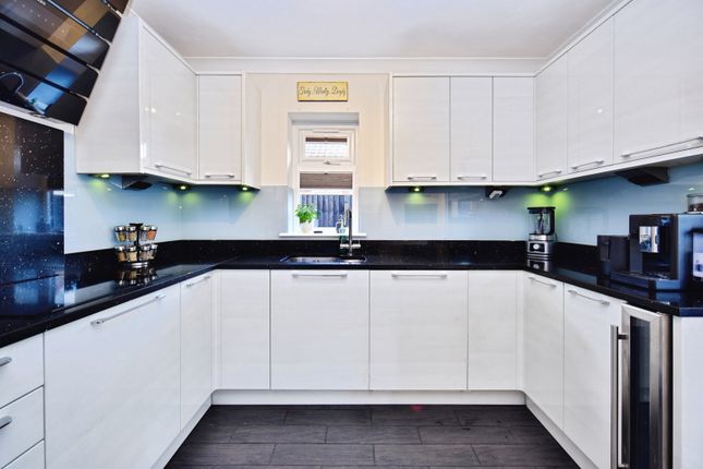 41, Trevor Drive, Kent photo 3