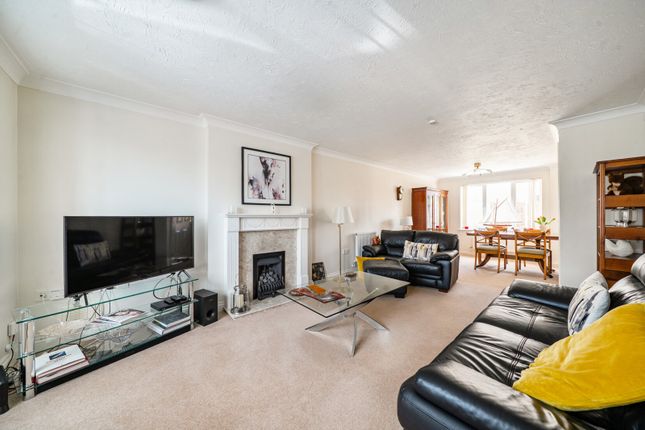 Foxglove Way, Berkshire photo 4