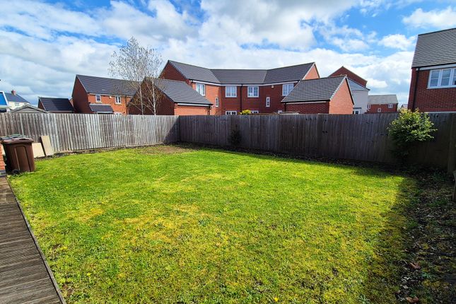 146, Birstall Meadow Road, Birstall photo 2