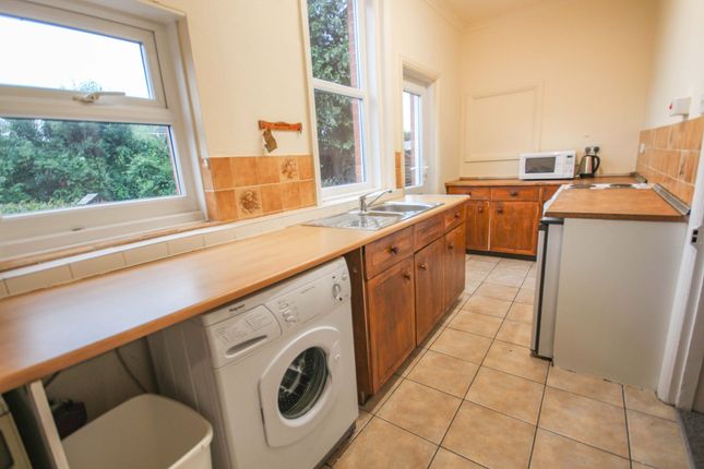 89 Charminster Avenue, Bournemouth photo 5
