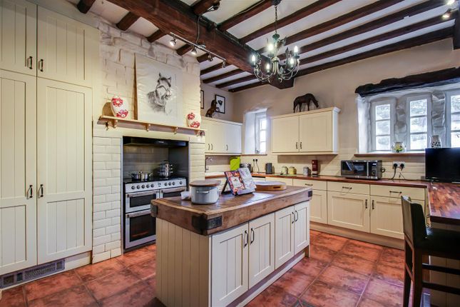 East Farmhouse, Broad Lane, Pontefract photo 4