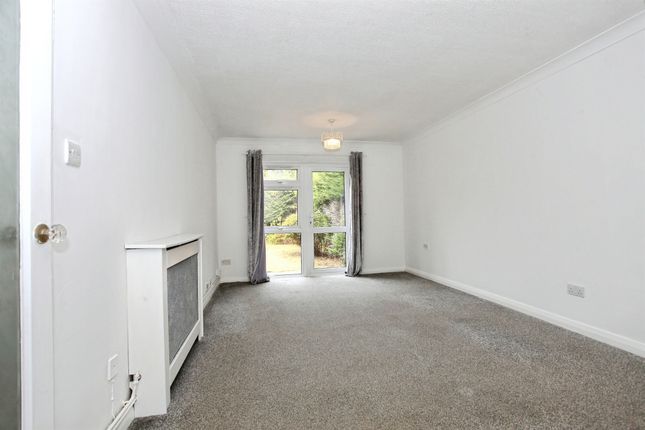 11, Appleyard, Peterborough photo 2