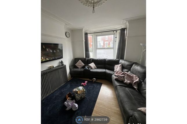 Mexborough Drive, Leeds photo 2