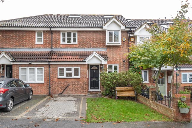 Property for sale in Fieldhouse Close, London