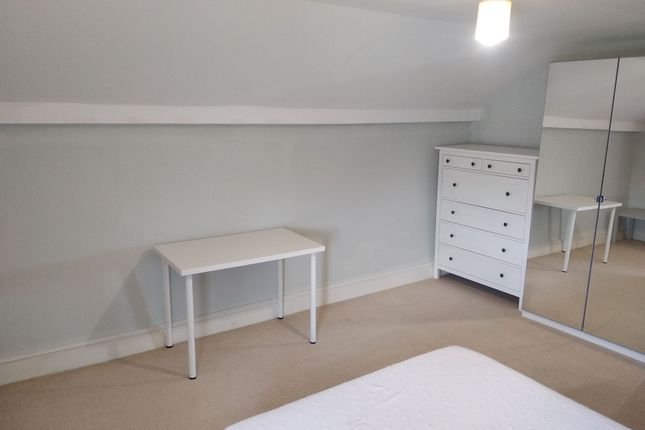 Room 5 , 26 Friars Walk, Exeter photo 2