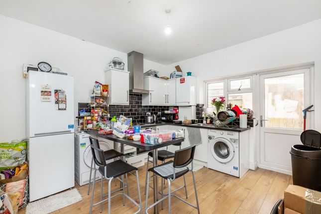 Flat to rent in Cambridge Road, Kingston Upon Thames, Surrey