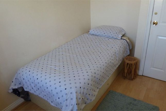 Thumbnail Room to rent in Battery Road, London