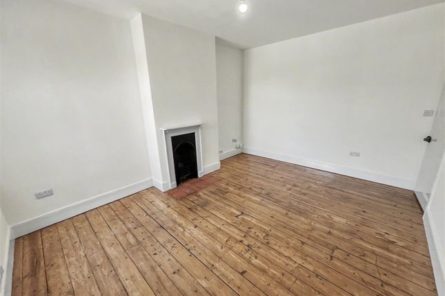 16A, Jubilee Terrace, Milton Keynes photo 3
