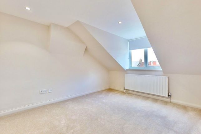 Flat to rent in Stanley Road, South Woodford