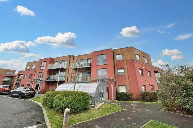 Thumbnail Flat for sale in Weavers Close, Eastbourne