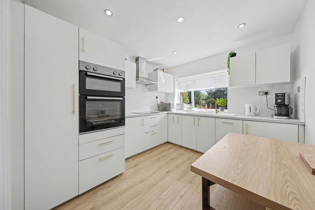 54, St. Augustines Avenue, Chesterfield photo 3