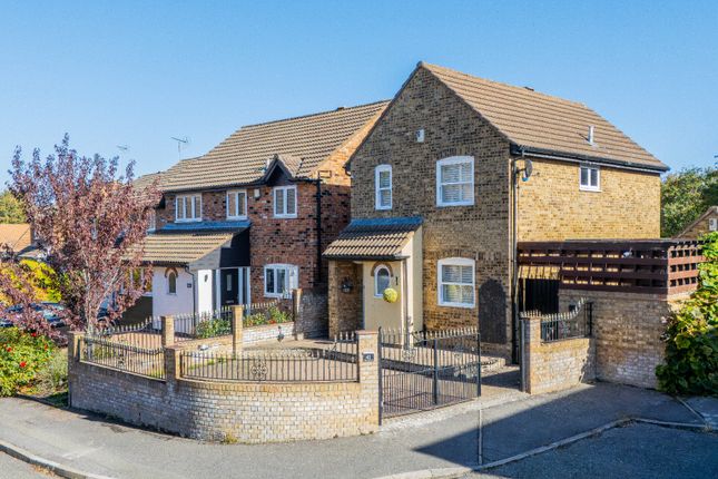 2-bed detached on The Sandpipers, Gravesend, £375,000