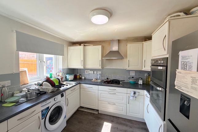 Room 1, 39 Kirk Way, Colchester photo 4