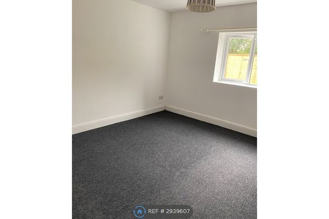 Flat, Jevington Gardens, Eastbourne photo 2