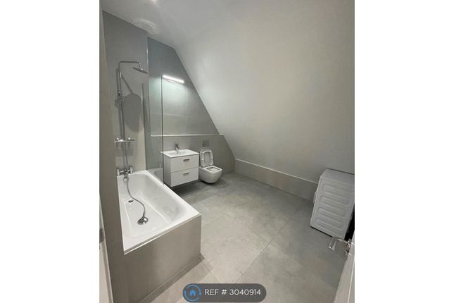 Flat  Rosemary Court, Tudor Gardens Kingsbury, London photo 4