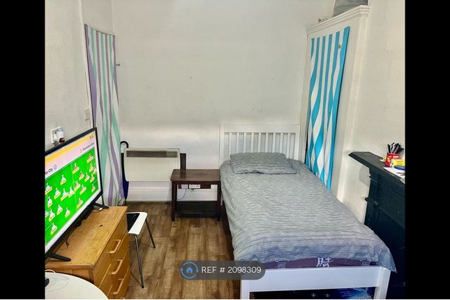 Thumbnail Room to rent in Wavertree Road, London