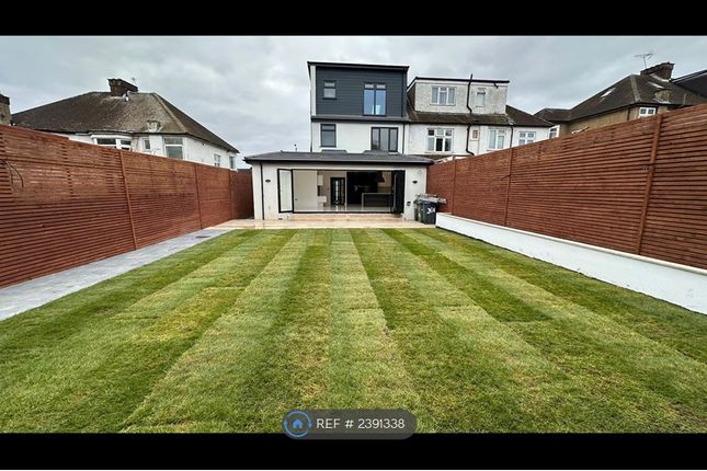 Tolworth Rise North, Surbiton photo 2