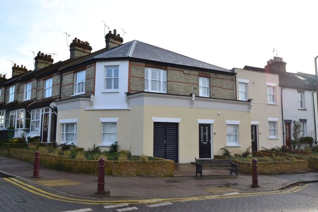 Thumbnail Flat to rent in Villiers Road, Watford, Hertfordshire