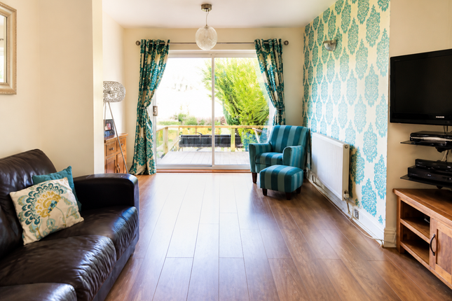 24 Woodland Avenue, Bristol photo 5