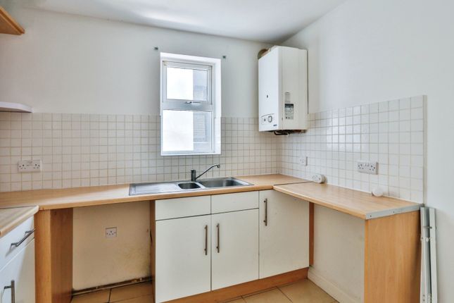 Flat 4 Sable Court, 21, Argyll Road, Dorset photo 4