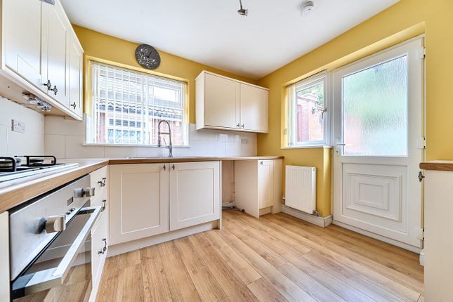 49, Merrills Avenue, Cheshire photo 2