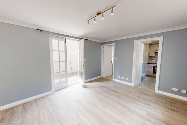 2, Russell House, Russel Mews, Brighton photo 2