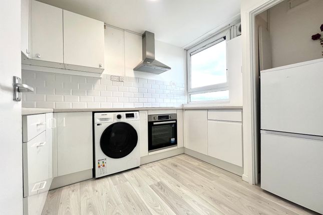 Flat 48, London photo 3