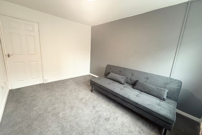 Flat A, St. Helens photo 4