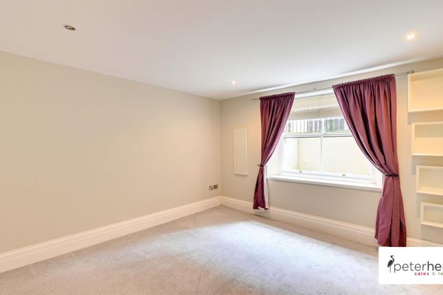 Bedroom 1 (Rear)