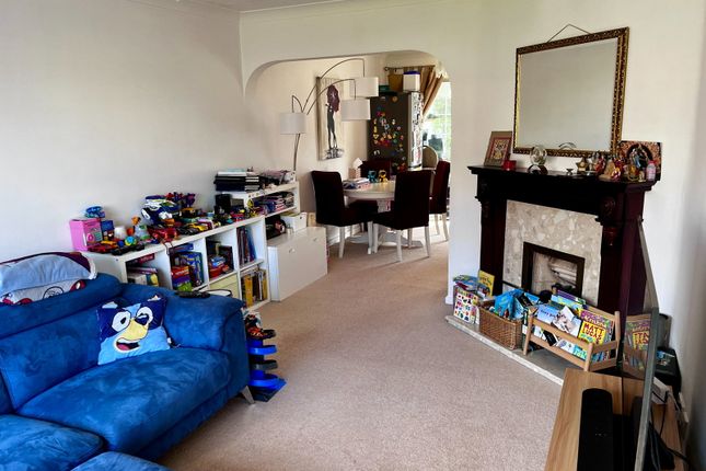18, Highgate Avenue, Leicester photo 3