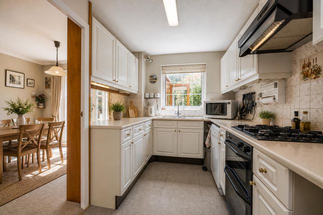 10, Harberton Crescent, Chichester photo 4
