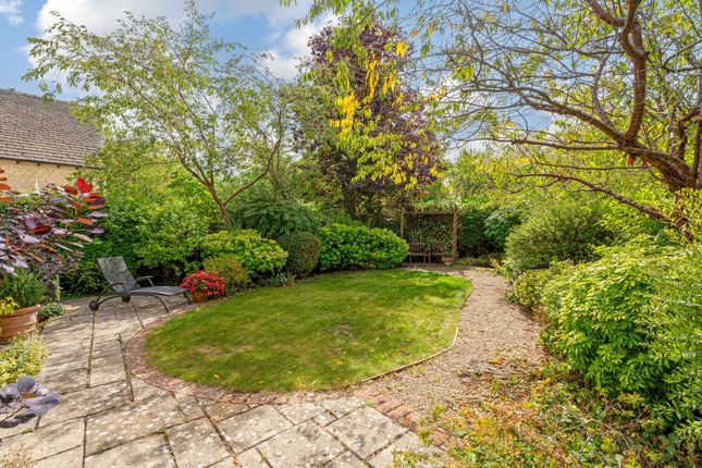 2 Smith Barry Road, Cheltenham photo 3
