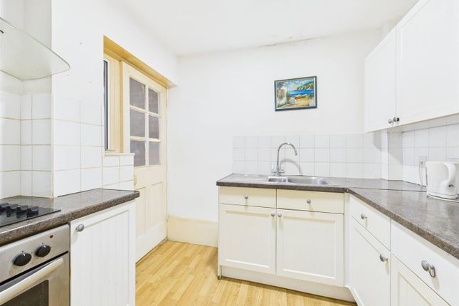 3, Elmtree Court, Ruislip photo 3