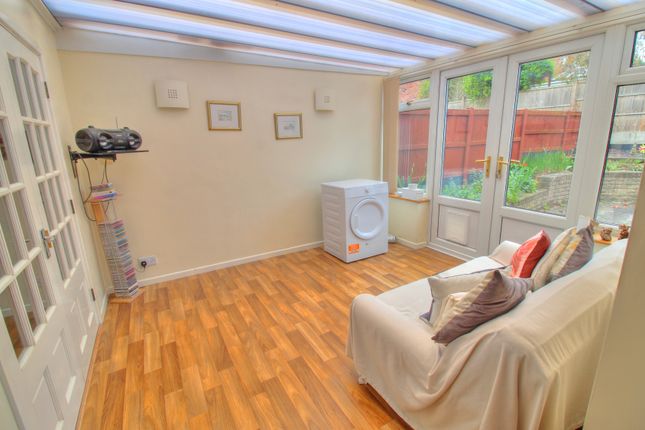 31, Manor Avenue South, Kidderminster photo 4