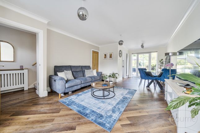 26, Mandeville Close, Guildford photo 3