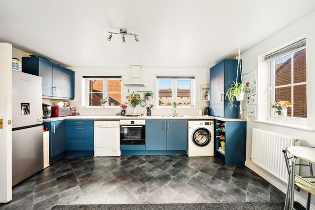 5, Carousel Lane, Weston-Super-Mare photo 4