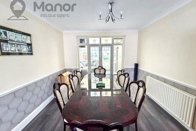 217 Westrow Drive, Barking photo 2